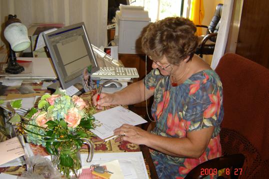 Branka Stergar  u svome uredu za vrijeme razgovora za Personalni arhiv MDC-a; snimljeno 27. kolovoza 2009., snimila Iva Validžija