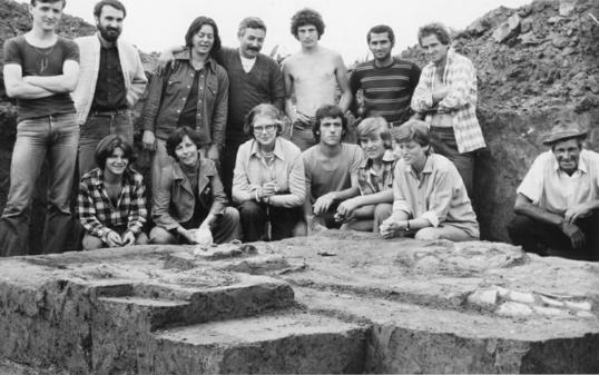 Ksenija Vinski-Gasparini sa suradnicima, arheološki teren Goričan, 1978.