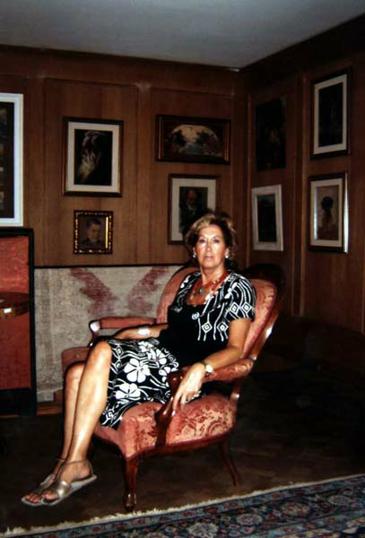 Lucija Aleksić u svojoj radnoj sobi u vrijeme razgovora za Personalni arhiv MDC-a; snimljeno 27. lipnja 2005., snimila Jozefina Dautbegović