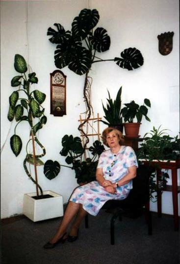 Lucija Benyovsky u predvorju Hrvatskog povijesnog muzeja;  snimljeno 20. lipnja 2002., snimila Jozefina Dautbegović