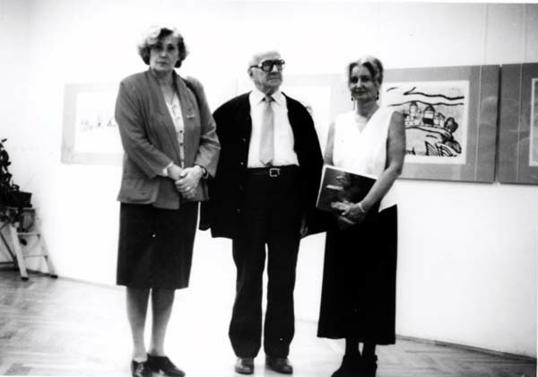 Lucija Benyovsky (lijevo) u društvu s prof. Tihomilom Stahuljakom i Ladom Prister, autoricom izložbe 