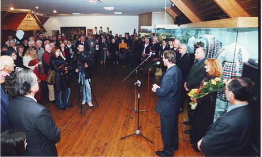 Otvorenje prvog modernog vinkovačkog muzejskog postava Etnologija Vinkovaca i okolice, 7.11.2001.